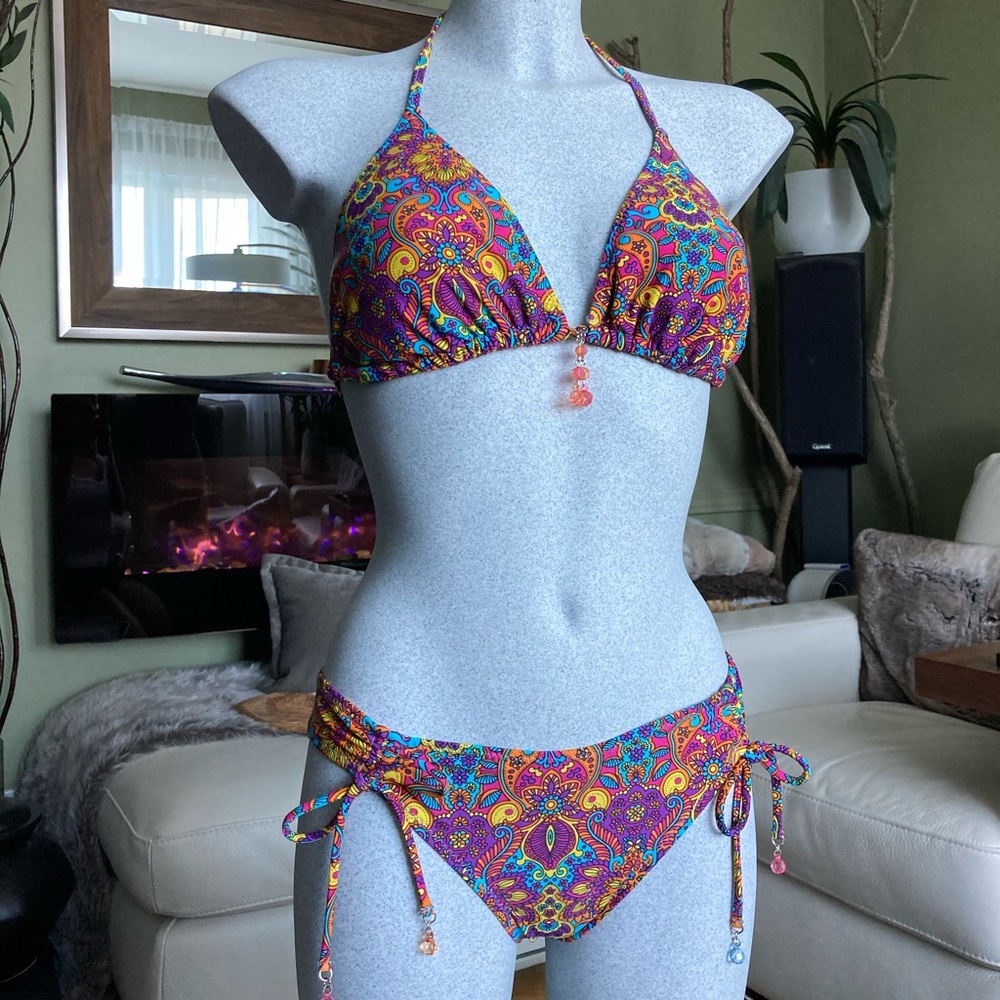 CW bikini